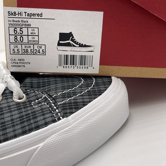 Vans Men’s Sk8-Hi Tapered Uv Beads Black
VN0009QPBM8
Sneakers - Picture 16 of 16